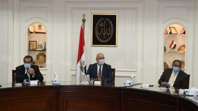 صورة وزير الإسكان يلتقى مسئولى شركات المقاولات المُنفذة لمشروع الحدائق المركزية بالعاصمة الإدارية الجديدة 