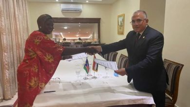 صورة وزير الري يوقع اتفاقية تعاون مع جنوب السودان حول اتفاق تعاون لتطوير نظم الري 