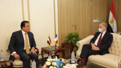 صورة وزير التعليم العالي يستقبل الرئيس الجديد للجامعة الفرنسية بمصر لبحث سبل التعاون بين الجانبين 