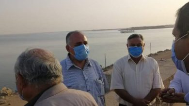 صورة وزير الري في زياره تفقدية لمحافظة أسوان لمتابعة جاهزية المنشات المائيه والاستعداد للفيضان والسيول 