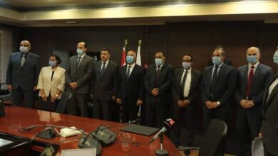 صورة توقيع بروتوكول تعاون بين  الهيئة القومية لسكك حديد مصر و الشركة القابضة للنقل البحرى و البرى  