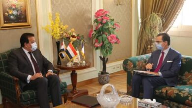 صورة وزيرة التعاون الدولي تبحث مع السفير الفرنسي بالقاهرة مشروعات اتفاقية الشراكة الاستراتيجية بقيمة مليار يورو