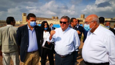 صورة وزير قطاع الأعمال العام يتفقد أعمال إنشاء أكبر مصنع غزل في العالم.. وتطوير مركز تدريب العاملين