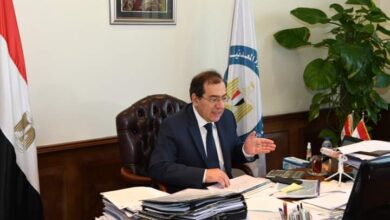 صورة مباحثات بين وزير البترول والثروة المعدنية مع السفير الأسترالى بالقاهرة 