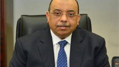 صورة وزير التنمية المحلية : غلق نحو 12 ألف محل مخالف بـ15 محافظة