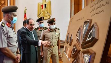 صورة السيسي يطلع علي الإستراتيجية وتصميمات مبنى مسجد مصر بالعاصمة الإدارية