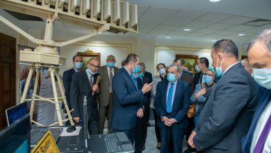 صورة وزير الدولة للإنتاج الحربى ” يتفقد معروضات الوزارة المزمع عرضها فى (  EDEX 2021  )
