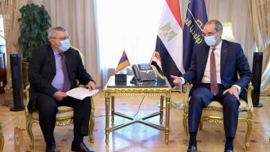 صورة وزير الاتصالات يستقبل سفير أرمينيا فى القاهرة لبحث تعزيز التعاون بين البلدين