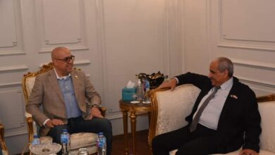 صورة وزير الإسكان يلتقى نظيره الفلسطينى لبحث التعاون في إصدار التشريعات المنظمة لقطاع الإسكان.. وتدريب الكوادر الفلسطينية بالمركز القومي لبحوث الإسكان والبناء