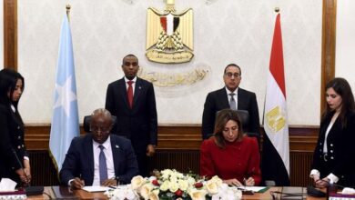 صورة رئيسا وزراء مصر والصومال يشهدان توقيع مذكرة تفاهم لتعزيز التعاون الثقافي بين مصر والصومال