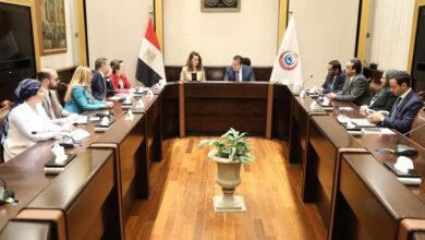 صورة وزير الصحة يبحث مع الدكتورة غادة والي سبل التعاون في الموضوعات ذات الاهتمام المشترك