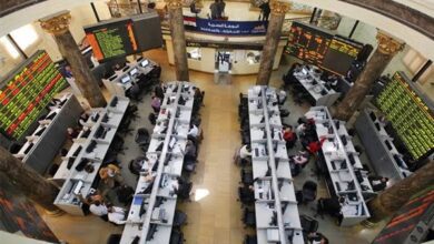 صورة تباين مؤشرات البورصة في مستهل تعاملات الثلاثاء