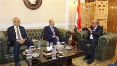 صورة وزير قطاع الأعمال يبحث مع رئيس ألومنيوم البحرين فتح فرص جديدة للاستثمار