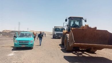 صورة الإسكان تزيل التعديات على قطعة أرض مملوكة لها بمساحة تتجاوز 28 ألف متر بالمنيا الجديدة