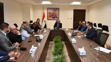 صورة وزير الإسكان يناقش مع أعضاء غرفة التطوير العقاري سبل دعم  قطاع التطوير العقارى.. والتحديات التي تواجهه والحلول المقترحة للتغلب عليها