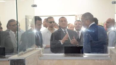 صورة وزير التنمية المحلية ومحافظ الفيوم يتفقدان مشروعات «حياة كريمة» بقرية كحك بحري
