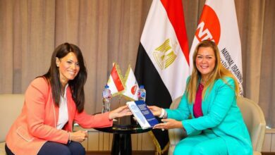 صورة وزيرة التعاون الدولى   تلتقي القيادات الحكومية المشاركة في البرنامج القومي لتدريب القائمين على العملية التعاقدية مع الأطراف الأجنبية