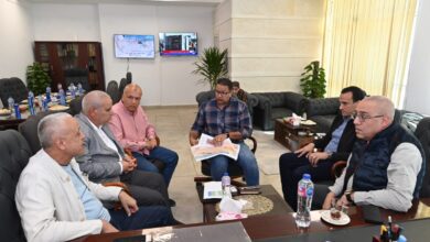 صورة وزير الإسكان يعقد اجتماعا بمقر جهاز مدينة العلمين الجديدة للاطمئنان على معدلات إنجاز المشروعات الجارى تنفيذها