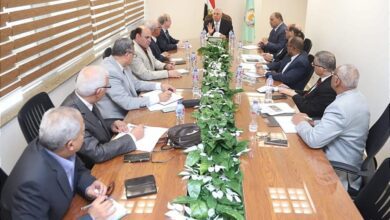 صورة وزير الزراعة يتابع مع قيادات الوزارة زراعة القمح ويوجه بالحصر الدقيق للمساحات المنزرعة