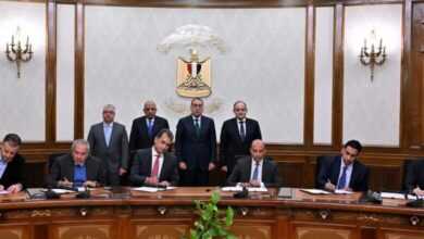 صورة باستثمارات 195 مليون دولار و1.2 مليار جنيه . توقيع 5 اتفاقيات إطارية للشراكة بين “اقتصادية قناة السويس” وعددٍ من شركات القطاع الخاص الصناعي