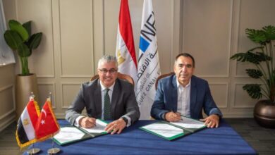 صورة باستثمارات 40 مليون دولار.. اقتصادية قناة السويس توقع عقد حق انتفاع لمصنع “إروغلو إيجيبت” بالقنطرة غرب