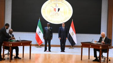 صورة “مدبولي” ونائب رئيس غينيا يشهدان توقيع اتفاق للإعفاء المُتبادل للتأشيرات لحاملي جوازات السفر الدبلوماسية