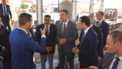 صورة وزير التموين يتفقد المخابز البلدية والمعرض اللوجيستي بمطروح