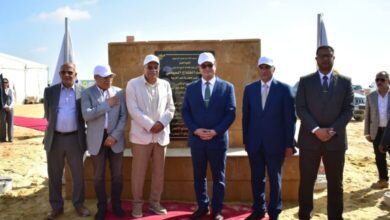 صورة باستثمارات 12 مليار جنيه .. وضع حجر الأساس لأول مجمع صناعي صديق للبيئة في مصر