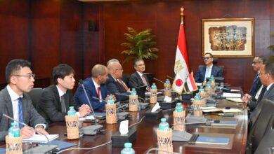 صورة يوفر 3.5 ألف فرصة عمل.. وزير الاستثمار يتابع تطورات إنشاء مصنع إنتاج الضفائر الكهربائية بالفيوم