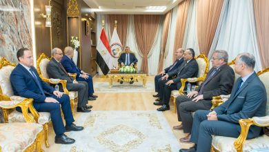 صورة وزير الدولة للإنتاج الحربى يستقبل سفير مصر بالمغرب لبحث الفرص الاستثمارية