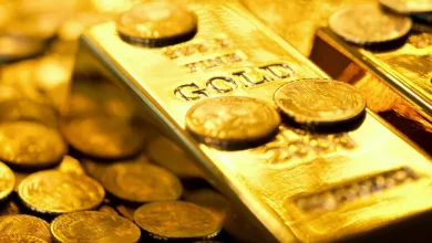 صورة الذهب يهبط إلى أدنى مستوى في أكثر من أسبوع مع وقف محكمة أمريكية تعريفات ترامب