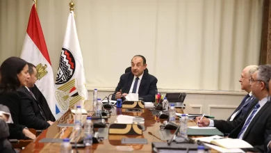 صورة باستثمارات 20 مليون دولار.. وزير قطاع الأعمال يتابع مع «بريتش بتروليوم» خطوات إعادة تشغيل مصنع الأنود بالسخنة