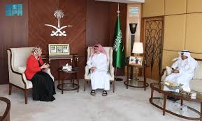 صورة السفير الحصيني يستقبل الأمين العام لصندوق تطوير التعليم بمصر