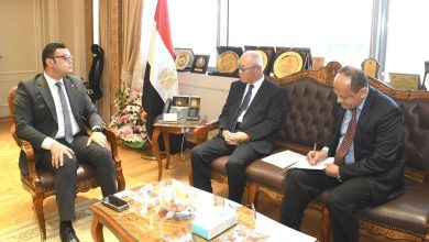 صورة وزير الإسكان يستقبل السفير الياباني بالقاهرة لبحث سبل تعزيز التعاون المشترك بين البلدين