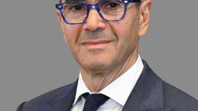 صورة وزير الاستثمار  يزور الصين لتعزيز العلاقات الاقتصادية المشتركة بين البلدين