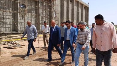 صورة وزير الإسكان يتابع مشروعات المرافق الجاري تنفيذها بالعبور الجديدة والأراضي المضافة لها