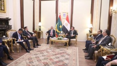 صورة وزير الصحة يبحث مع وزير الصحة الموريتاني سبل تعزيز التعاون في القطاع الصحي