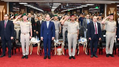 صورة الأكاديمية العسكرية المصرية تنظم مراسم الإحتفال بتخرج دورات تدريبية جديدة من العاملين بوزارتى النقل والمالية بعد إنتهاء فترة تأهيلهم
