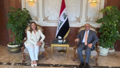 صورة السفير قحطان الجنابي يستقبل ممثلة المفوضية .السامية لشؤون اللاجئين