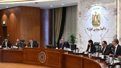 صورة بحضور محافظ المركزي.. مدبولي يتابع الموقف التنفيذي لبرنامج الطروحات الحكومية
