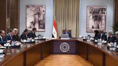 صورة مدبولي يتابع خطط وإجراءات التوسع في مشروعات تحلية مياه البحر وتوطين الصناعة الخاصة بها
