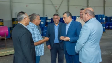 صورة وزير الدولة للإنتاج الحربي يتفقد خطوط الإنتاج بشركة هليوبوليس للصناعات الكيماوية