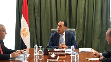 صورة رئيس الوزراء يستعرض مع رئيس الهيئة الوطنية للصحافة عددا من الموضوعات لدى المؤسسات القومية