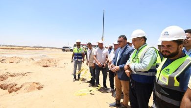 صورة وزير الإسكان يتفقد محاور الطرق ومحطة تنقية مياه الشرب الجديدة بمدينة السادات