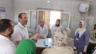 صورة نائب وزير الصحة يتفقد منشآت طبية بالإسماعيلية ويوجه بمكافآت للمتميزين وإجراءات ضد المقصرين