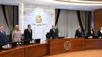 صورة مجلس الوزراء يقف دقيقة حدادا على أرواح شهداء “الدائري الإقليمي” و” سنترال رمسيس”