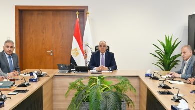 صورة وزير الري: خطة تطوير توزيع المياه تهدف لتوفير التصرفات المائية المطلوبة بكل ترعة
