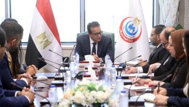 صورة وزير الصحة يبحث تعزيز التعاون في توطين صناعة الأدوية ودعم المبادرات الصحية الرئاسية