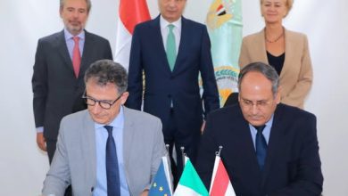صورة وزير الزراعة يشهد توقيع بروتوكول تعاون لتعزيز إنتاج المحاصيل بين مركز البحوث الزراعية والوكالة الإيطالية بالقاهرة ضمن برنامج “كافي” للاتحاد الأوروبي