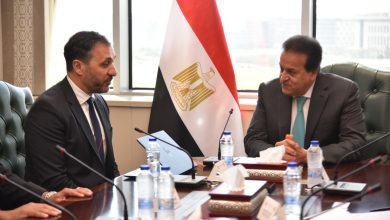 صورة وزير الصحة يبحث تعزيز التعاون في التحول الرقمي وتطبيقات الذكاء الاصطناعي بالقطاع الصحي